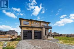 6124 CURLIN CRESCENT Niagara Falls (Forestview), ON L2H 3W8