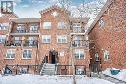101 - 45 STRANGFORD LANE Toronto, ON M1L 0E5