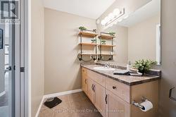 Main Floor Ensuite - 