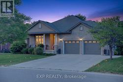 14 HUNTER DRIVE S Norfolk, ON N0E 1M0