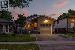 2348 MALCOLM Crescent  Burlington, ON L7P 4H4