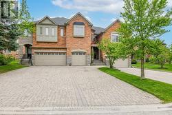76 WESTBURY COURT Richmond Hill, ON L4S 2L2