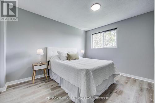 2367 Middlesmoor Crescent, Burlington, ON 