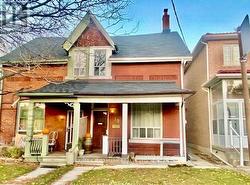 UPPER - 19 LUTTRELL AVENUE Toronto, ON M4C 5E2