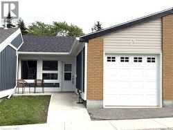 59 SZOLLOSY Circle  Hamilton, ON L9B 1T8