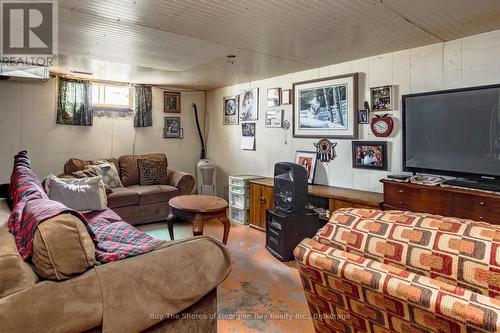 17 Balm Beach Road E, Tiny (Perkinsfield), ON 