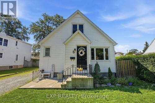 6 CEDARDALE AVENUE  St. Catharines (Secord Woods), ON L2P 1A9