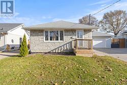 LOWER - 14 WESTMOUNT AVENUE Thorold (Thorold Downtown), ON L2V 2W1