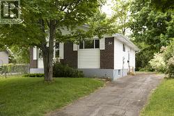 34 Dauphin DR Sault Ste. Marie, ON P6A 5E8