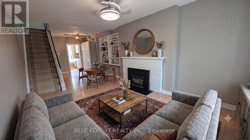 This photo has been digitally enhanced - 36 Arbour Glen Crescent, London East (East A), ON 