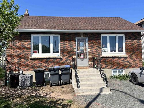 715 May Street N  Thunder Bay, ON P7C 3S1