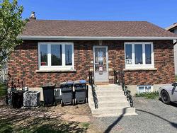 715 May Street N Thunder Bay, ON P7C 3S1