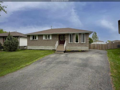 205 Linden Court  Thunder Bay, ON P7B 6R6