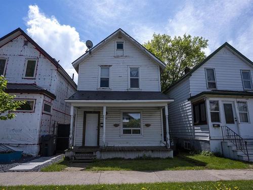 318 Ogden Street  Thunder Bay, ON P7C 2N3