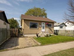 263 Christina Street E Thunder Bay, ON P7E 4N8