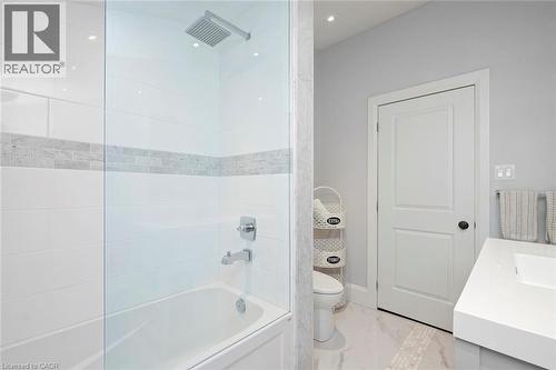 Second Full Bath on Upper Level - 58 Central Drive, Hamilton, ON 