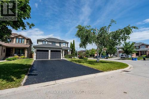 2 Grace Crescent, Barrie, ON 