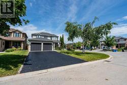 2 GRACE CRESCENT Barrie, ON L4N 9S7