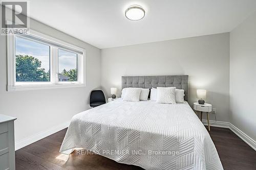 2 Grace Crescent, Barrie, ON 