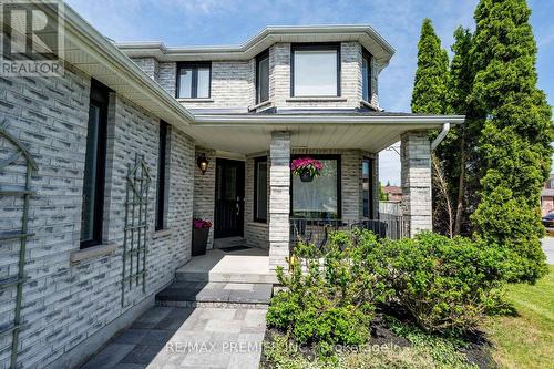 2 Grace Crescent, Barrie, ON 