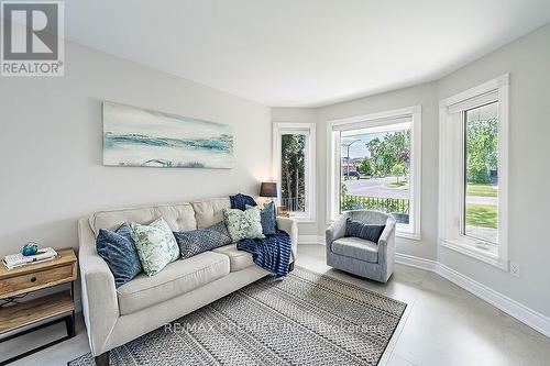 2 Grace Crescent, Barrie, ON 