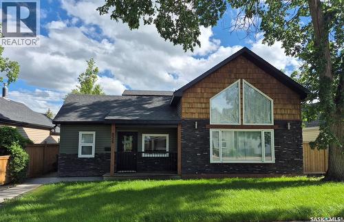 826 Chaplin Street E, Swift Current, SK 