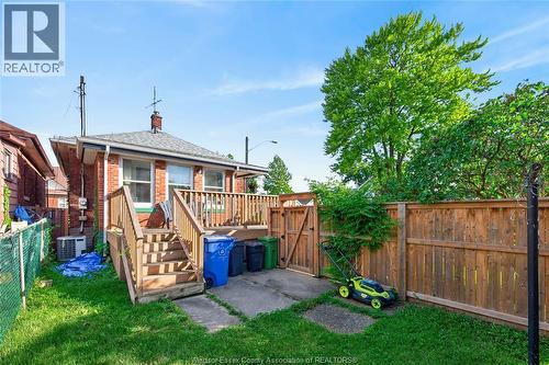 1104 Ellis St E, Windsor, ON 