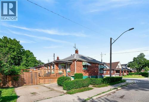 1104 Ellis St E, Windsor, ON 