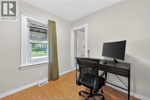 1104 Ellis St E, Windsor, ON 