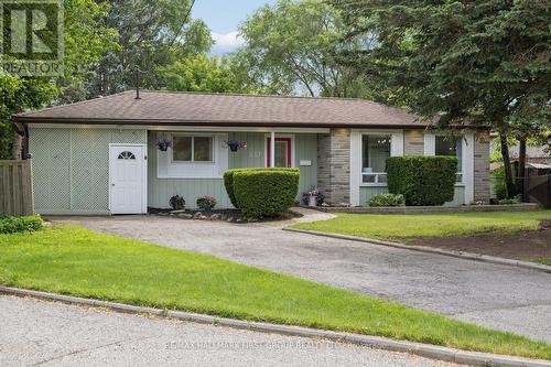861 BOXWORTH PLACE  Pickering, ON L1W 2K9