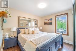 Primary Main floor Bedroom (king size) Lge closet - 
