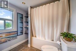 4pc bath with shelving (Laundry) - 