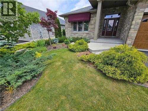 Meticulously landscaped exterior - 98 Allandale Crescent, Simcoe, ON - Outdoor