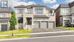 4 FAIR WINDS LANE East Gwillimbury, ON L9N 0E5