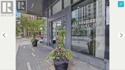 1812 - 770 BAY STREET Toronto, ON M5G 0A6