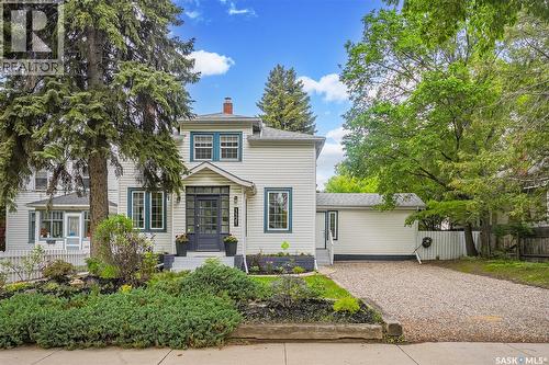 1121 B AVENUE N  Saskatoon, SK S7L 1G2