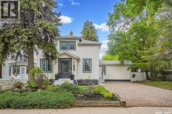 1121 B AVENUE N  Saskatoon, SK S7L 1G2