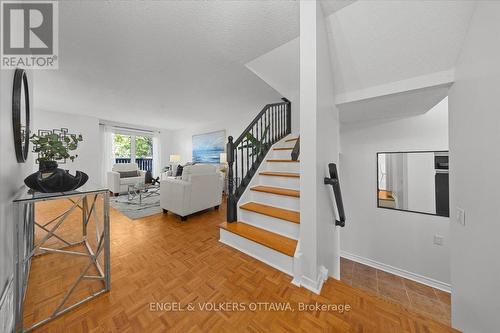 34 Viewpointe Private, Ottawa, ON 