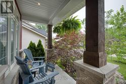 Relaxing front porch - 