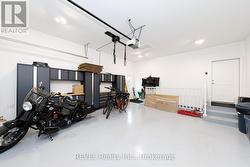 Ample storage in garag - 