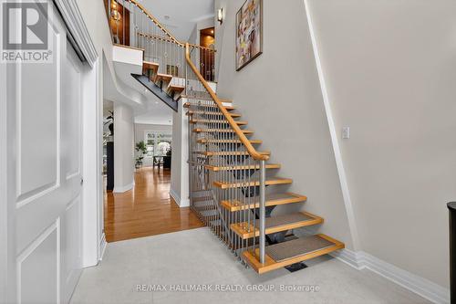 Open to below with soaring ceilings - 1934 Lenester Avenue, Ottawa, ON 