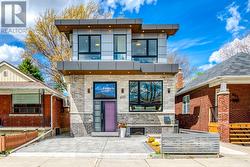 850 COSBURN AVENUE Toronto, ON M4C 2W2