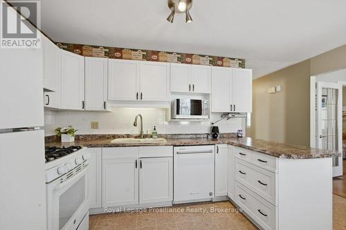 5 Cretney Drive, Prince Edward County (Wellington Ward), ON - Indoor Photo Showing Kitchen With Upgraded Kitchen