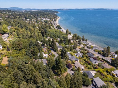 4950 Lochside Dr, Saanich, BC 