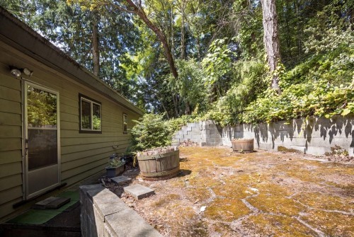 4950 Lochside Dr, Saanich, BC 