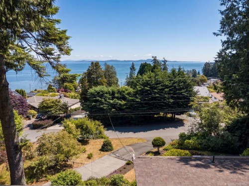 4950 Lochside Dr, Saanich, BC 