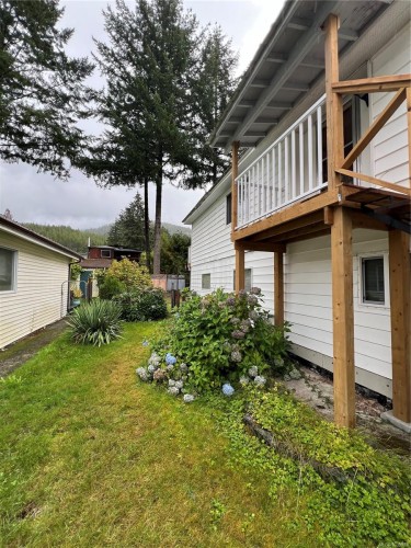 406 Matchlee Dr, Gold River, BC 
