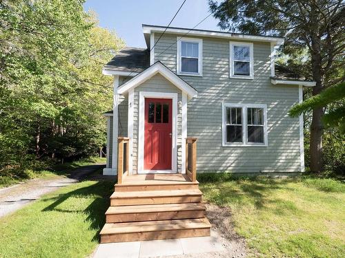 159 King St Street  Shelburne, NS B0T 1W0