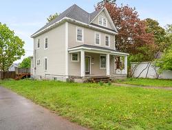 129 Sanborne Street  New Glasgow, NS B2H 1E9