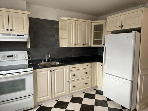 10 Mcfatridge Road, Fairview, NS 